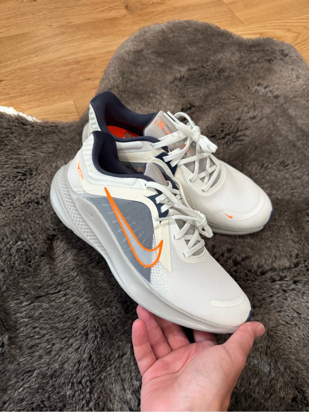 Men’s nike running sneakers size 8.5 brand new